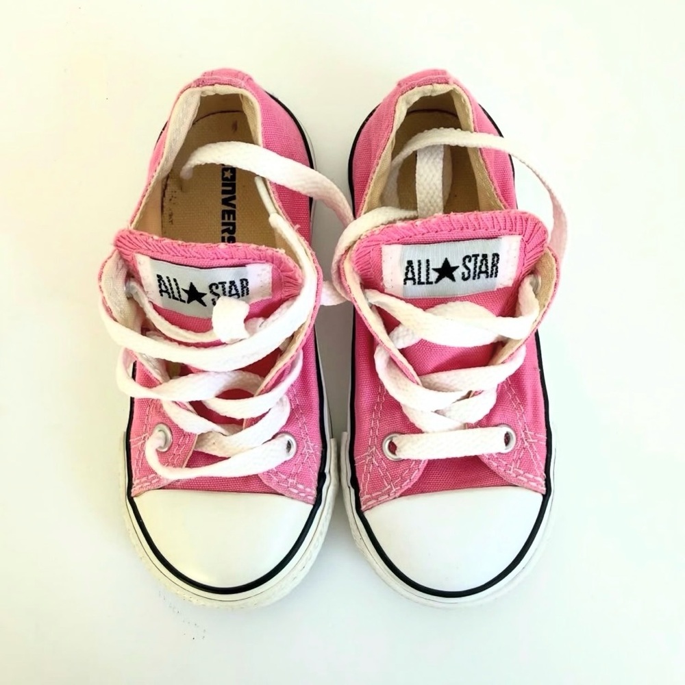 Converse pink and white shoes US 8